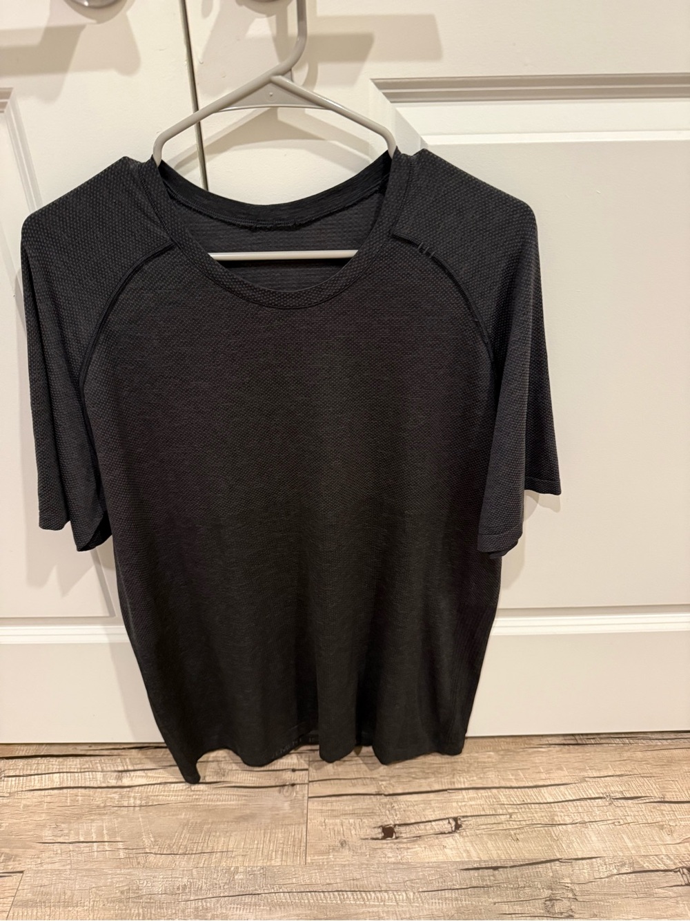 Lululemon Men’s Metal Vent Tech Short Sleeve Heather Charcoal Gray Black Mens XL